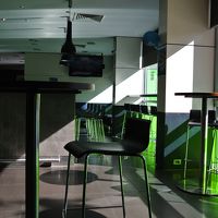 1Fのカフェバー