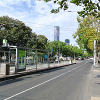 すぐ近くにトラムの駅あり