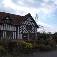 海外にありそうな建物です