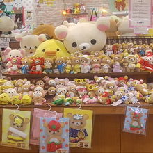 キャラクターグッズの山に癒される方も多いかと思います