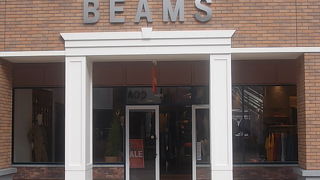 カジュアル系のお得衣類が多くラインナップされていました