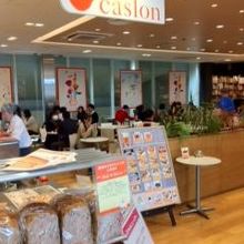 少し奥にあります