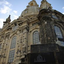 修復のモニュメント