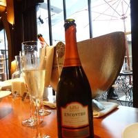 朝食でスパークリング・ワインが楽しめます