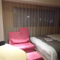 部屋（ベッドとおしゃれな机）