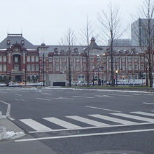 ２つめの交差点からの眺め。車は殆ど通らない。