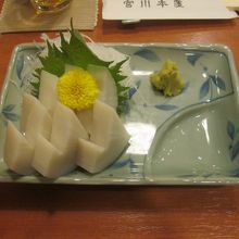 板わさ…良い蒲鉾を厚切りしてありました