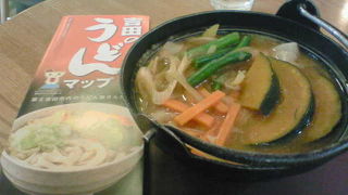 河口湖駅構内でほうとうなどを食べられる店