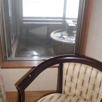 居間から見た露天風呂