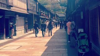 風情たっぷりの茶屋街をお散歩