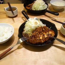 トンテキ定食。