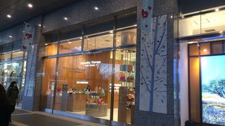 博多駅内、便利な商業施設。