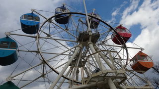 ミニ遊園地があります