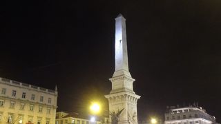 レスタウラドーレス広場 