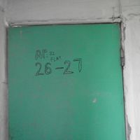 このドアもＩＣカードをかざして開ける