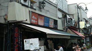 谷中銀座名物「谷中メンチ」の店