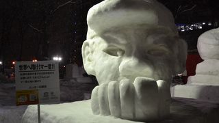 たくさんの雪像を楽しんできました