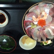海鮮丼