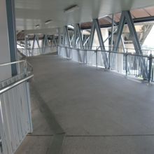 途中少し上り勾配があります