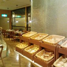 どれだけあるのかパンの種類が・・・