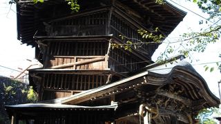 上りと下りが別の道