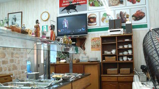 客も店員もブラジル人だらけで、外国気分も味わえる店