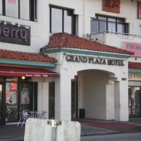 店の前にバーガーキングがあります