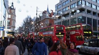 大賑わいのストリート