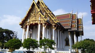 お寺？駐車場？どっちなんだい？