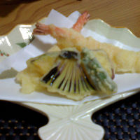 夕食の天ぷら。勿論揚げたてです。