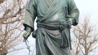 彫刻家の後藤貞行作です