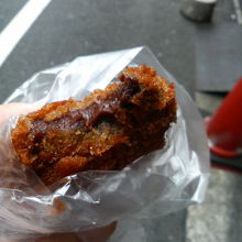 衣の中にとろりとしたチョコが詰まっています。