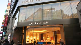 新宿初の路面店