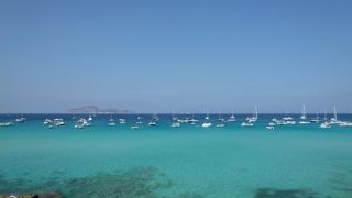 ファヴィニアーナ島で最も美しいビーチ「カラ・ロッサ」♪