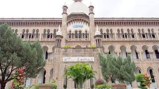 クアラルンプール駅の真ん前