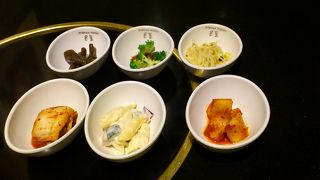 朝からコミコミのレストラン