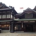 道後温泉本館前の最高の立地です。