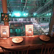 カウンター席。