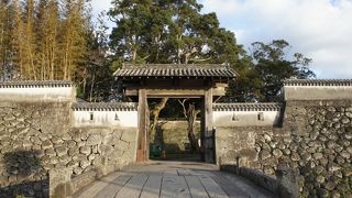 幕末期の海上防衛や異国船の来訪に備えるため、幕府から急きょ建築を認められた城