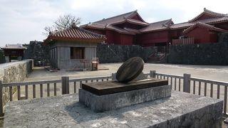 円盤の日時計あります