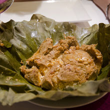 葉でくるみ蒸したカレー、おいしい