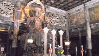 まずはお参りを・・・合唱一礼