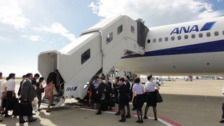 路線によってはバスでの搭乗