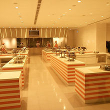 ここでチキンラーメンを作ります。