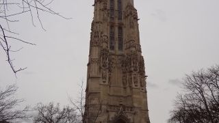 周囲から目立ちます