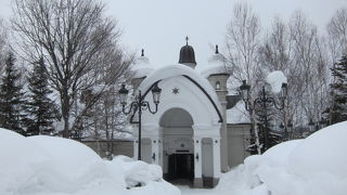 ここの結婚式場で式を挙げられたら、どんなにすばらしんだろう？と創造してしまう美術館