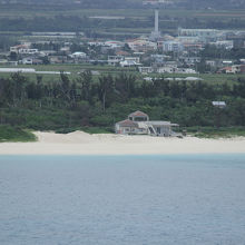 来間島から見た前浜ビーチ