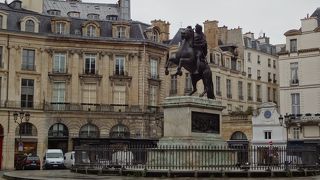 パリ特有の街模様