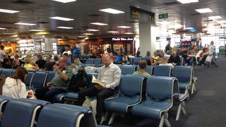 本当に国際空港？？。。