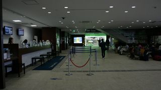 駅から歩くと距離がある